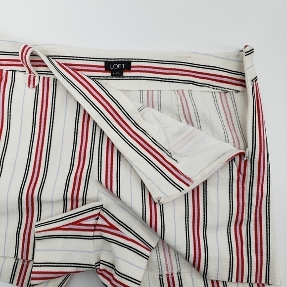 𝅺Ann Taylor Loft Women's Riviera Striped Shorts - Picture 4 of 7